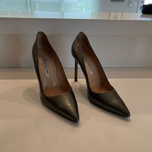 Manolo Blahnik BB in patent graphic grey